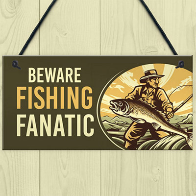 https://media.diy.com/is/image/KingfisherDigital/red-ocean-beware-fishing-finatic-sign-funny-fishing-sign-gifts-for-men-novelty-fisherman-gifts-for-dad-grandad-son-brother~5056548773611_02c_MP?$MOB_PREV$&$width=618&$height=618