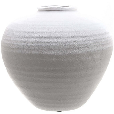 Regola  Matt  White  Ceramic  Vase