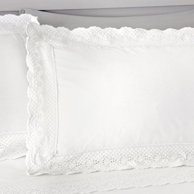 Renaissance Scallop Lace Embellished Duvet Cover Set