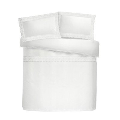 Renaissance Scallop Lace Embellished Duvet Cover Set