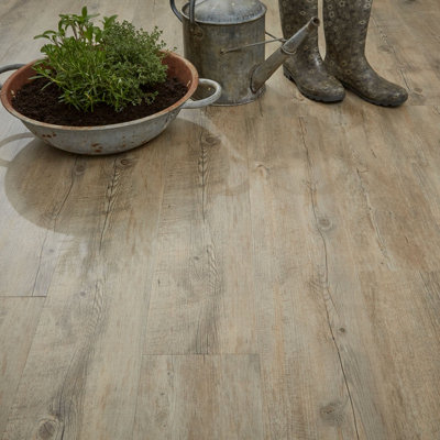 Rodeo Oak Natural Timber Effect 184mm x 1219mm LVT Flooring Planks (Pack of 16 w/ Coverage of 3.60m2)