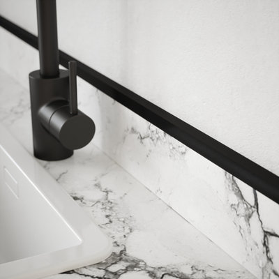 Rothley Equal Angle Matt Black Aluminium Profile 2.5 Metre (L) x 15.5mm (W) x 15.5mm (D) x 1.5mm (T)