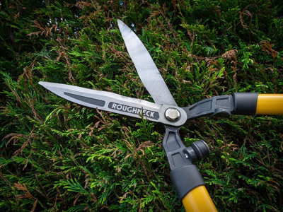 Roughneck 66-870 XT Pro Hedge Shears 635mm ROU66870 Professional Trade ...
