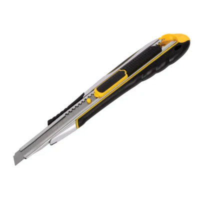 Roughneck 9mm Snap-Off Tool for Precision Cutting