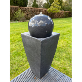 Round Ball On Vase Feature with LED Lights in Full Black - Solar Panel 84x33x33