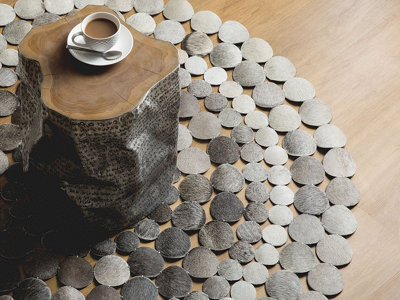 Round Cowhide Area Rug 140 cm Grey HILVAN