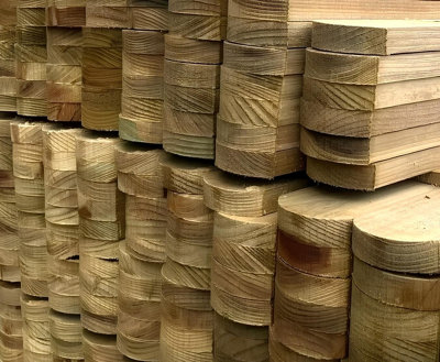 Round Top Picket Fencing Pales 4ft Green Treated - Pack of 10