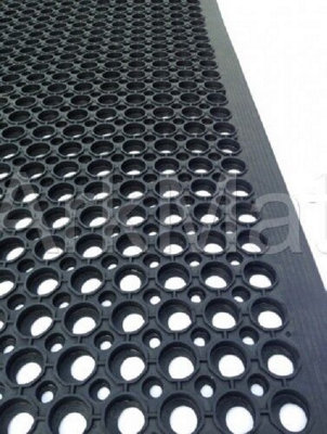 Rubber Door Mat Heavy Duty - 1.5m x 0.9m - Wheelchair Friendly Ramp Mat - 3