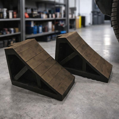 Rubber Wheel Chocks 2.9 KG (PAIR) Class 4/7 - Free Delivery - New - SHS0250