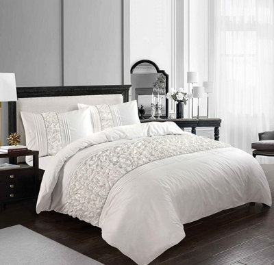 Ruffled Diamond Lace Sequence Aurora Luxury Bedding Easy Care Polycotton Duvet Cover Set