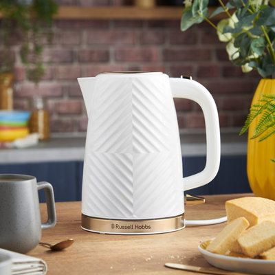 Russell Hobbs Heritage Country Kettle Cream