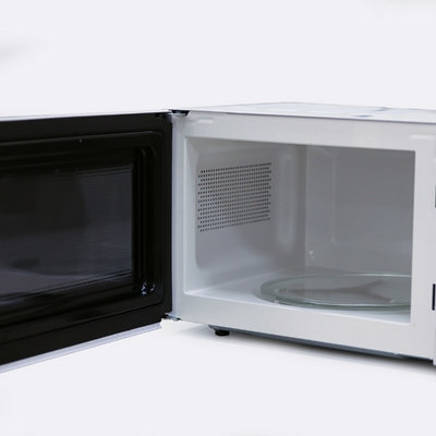 Russell Hobbs RHM1714WC 17 Litre White Digital Microwave with Chrome Handle & Buttons