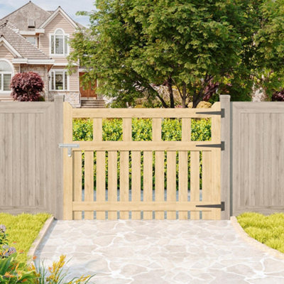 Rustic Latch Wooden Garden Gate 120cm W x 90cm H