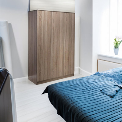 Rustic Oak 3 Door triple Wardrobe