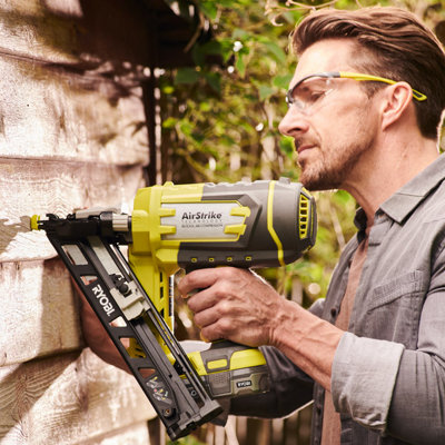 Ryobi ONE 15 Gauge Angled Finish Nailer 18V R15GN18 0 Tool Only