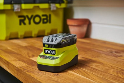 Ryobi ONE+ 2.0A Charger & Battery Kit (1x 2.0Ah) 18V RC18120A-120C