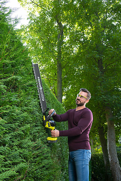Ryobi ONE+ 55cm Hedge Trimmer 18V RY18HT55A-0 - TOOL ONLY Ryobi ONE+ 55cm Hedge Trimmer 18V RY18HT55A-0 - TOOL ONLY