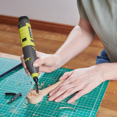 RYOBI - 16-delige set voor beeldhouwen en graveren - RAR100K-16