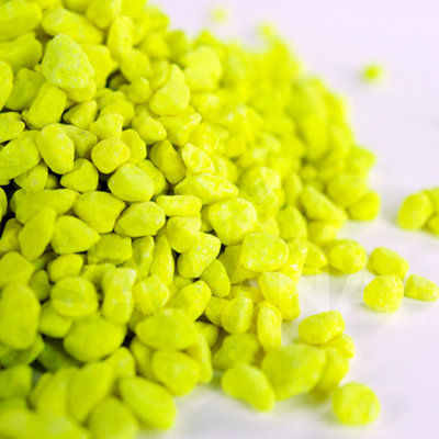 Sakana 2.5kg Yellow Fluorescent Fish Gravel - Tropical Decorative Pond ...