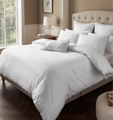 Samantha Faiers Home Alice Embroidery Double Duvet Cover Set with Pillowcases - White