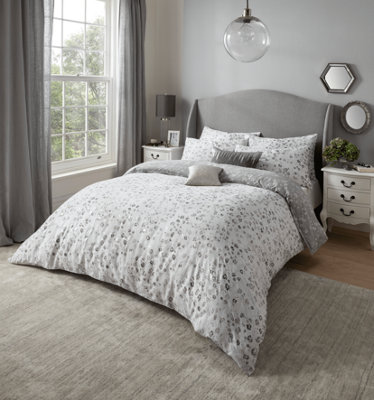 Samantha Faiers Home Delilah Animal Print Reversible Double Duvet Cover Set with Pillowcases - Silver