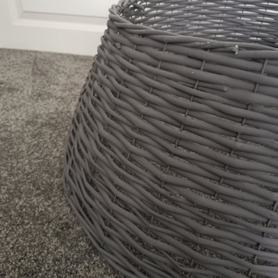 Samuel Alexander 58cm x 26cm Medium Willow Christmas Tree Skirt - Dark Grey - 4