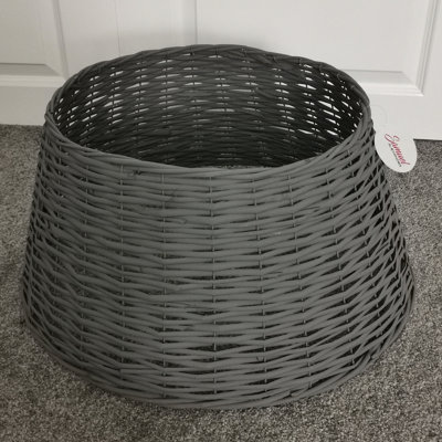 Samuel Alexander 58cm x 26cm Medium Willow Christmas Tree Skirt - Dark Grey - 5