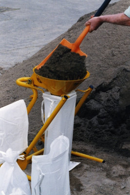 Sand Hopper - Sandbag Filling Tool - Sandhopper sandbag Filler - 3