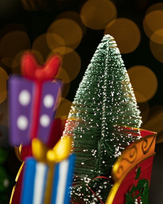 Santa's Sleigh Christmas Decoration - Red - 7
