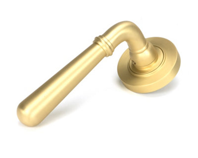 Satin Brass Newbury Lever on Rose Set (Plain) - Unsprung