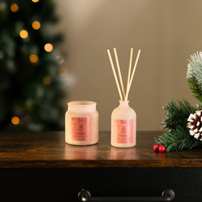 scented-candle-and-diffuser-