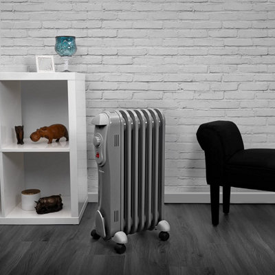 Schallen 1500W 7 Fin Portable Electric Slim Oil Filled Radiator Heater with  Adjustable Temperature Thermostat | DIY at Bu0026Q
