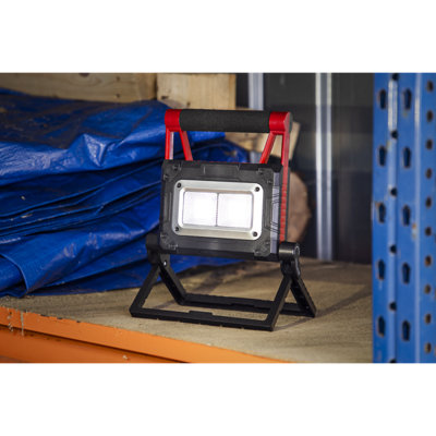 Sealey 15W COB LED Solar Powered Rechargeable Portable Floodlight LEDFL15WS - 9
