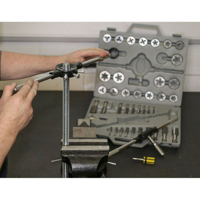 Sealey 45 Piece Metric Threading Set Supplied In Heavy Duty Storage Case AK303 - 4