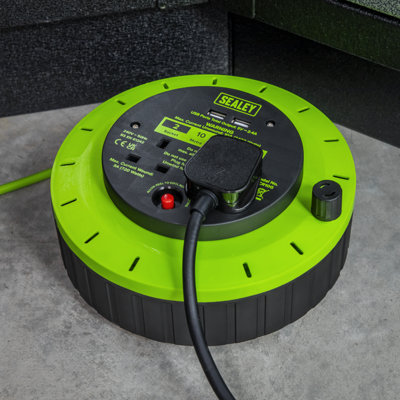 SEALEY CASSETTE TYPE CABLE REEL GREEN WITH THERMAL TRIP 2X 230V 2X USB 10M