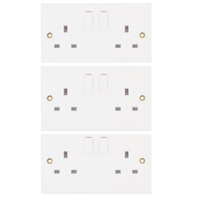 Selectric 2 Gang 13A White Switched Socket For Standard UK 3 pin plug x 3
