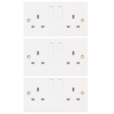Selectric 2 Gang 13A White Switched Socket For Standard UK 3 pin plug x 3 Price Comparisons | Compare The Build