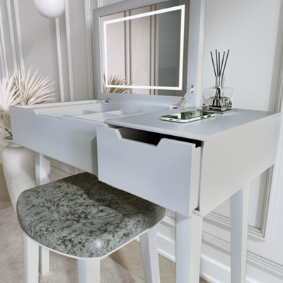 Dressing table with discount mirror lights and stool