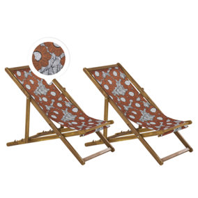 Set of 2 Acacia Folding Deck Chairs and 2 Replacement Fabrics Light Wood with Off-White / Poppies Pattern ANZIO