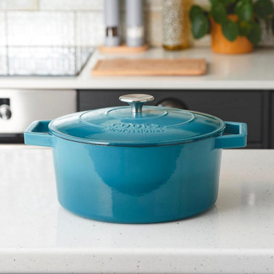 Set of 2 Cast Iron Casserole Dishes 26cm & 28cm / 4.3L & 5.8L - Oven ...