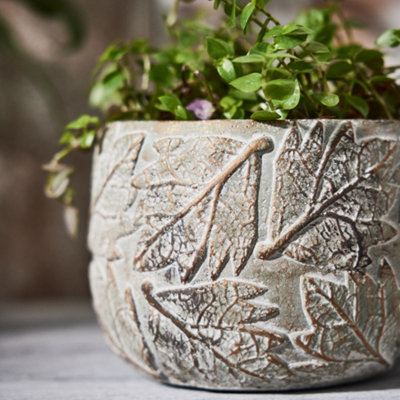 Set of 2 Contemporary Grey Leaf Embossed Small Flower Pots Planter Indoor Outdoor Garden Plant Pots (H) 11cm, (Dia)16cm