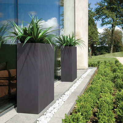 Set of 2 IDEALIST™ 92cm Tall Trough Garden Planters, Dark Grey Reinforced Stone Outdoor Large Plant Pots H92 L80 W30 cm, 227L