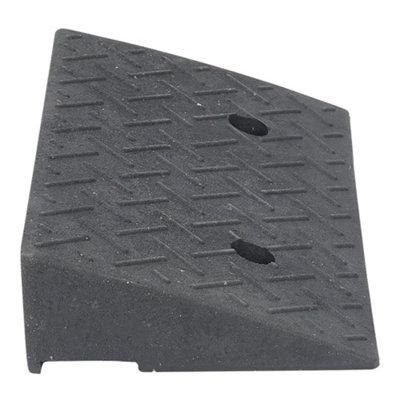 Set of 2 Rubber Kerb Ramps, Drainage Holes and Screw Grooves, 9cm ...