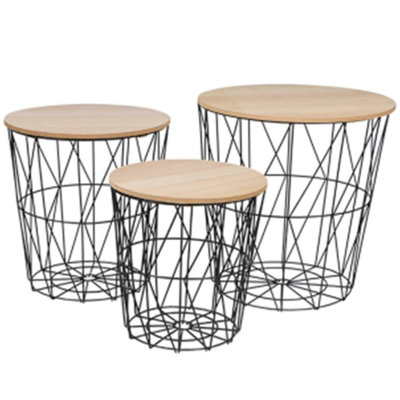 Metallic geometric wire coffee outlet table