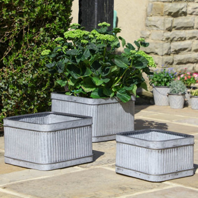 Set of 3 Corrugated Dolly Summer Garden Planters