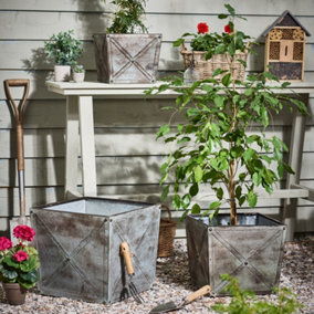 Set of 3 Vintage Style Square Flower Plant Pots Outdoor Garden Planters