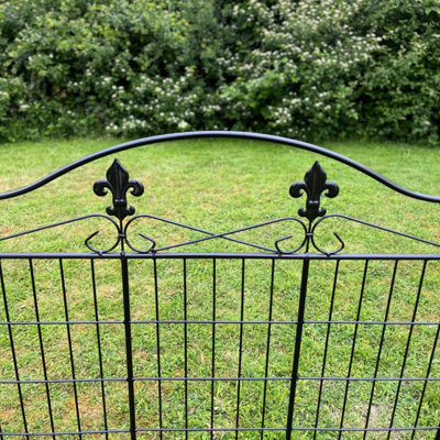 Set of 4 Fleur de Lys Design Metal Fence Panels (112cm x 91cm)