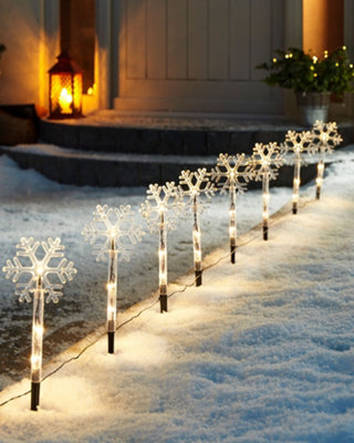 Set of 8 Garden LED Snowflake Lights