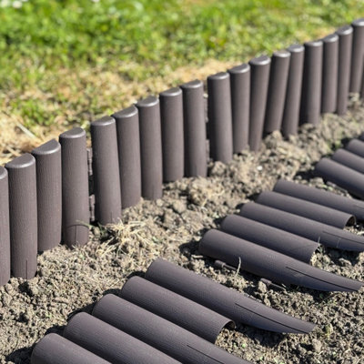 Set of 8 Plastic Wood Effect Garden Lawn Edging Panels (27.5cm x 24cm)