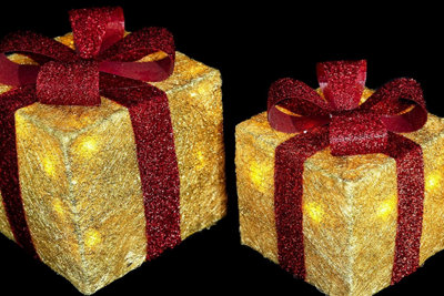SHATCHI Christmas Parcels Pre-Lit Battery Operated LED Glitter Rattan Xmas Presents Novelty Decorations Set of 3 - Gold